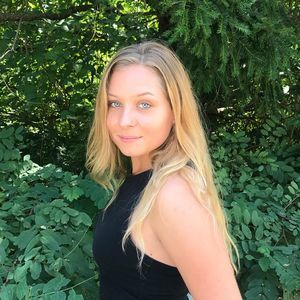 Meet your Posher, Lina